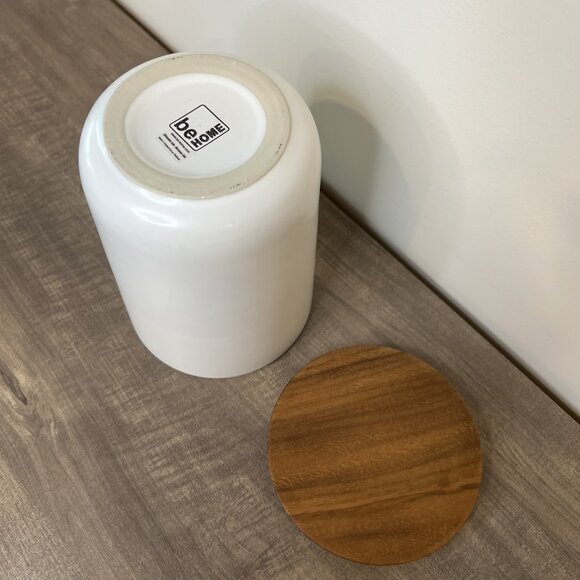 Kitchen Cannister - Picture 6 of 6